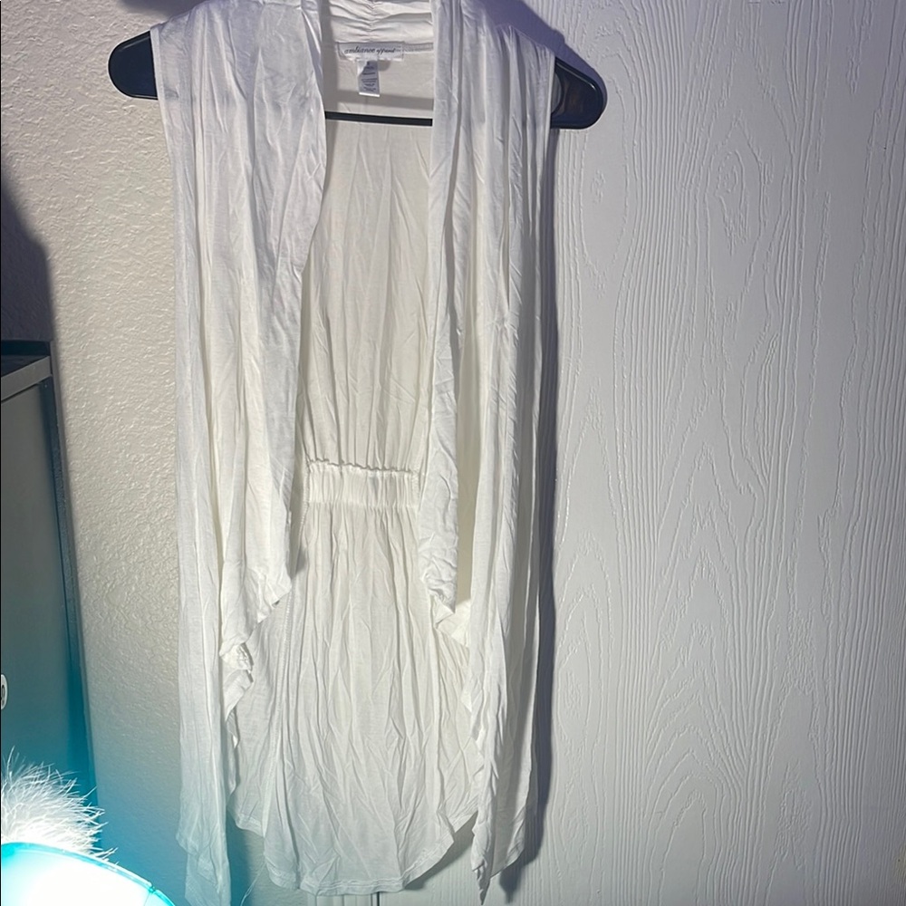 Chic White Sleeveless Dress